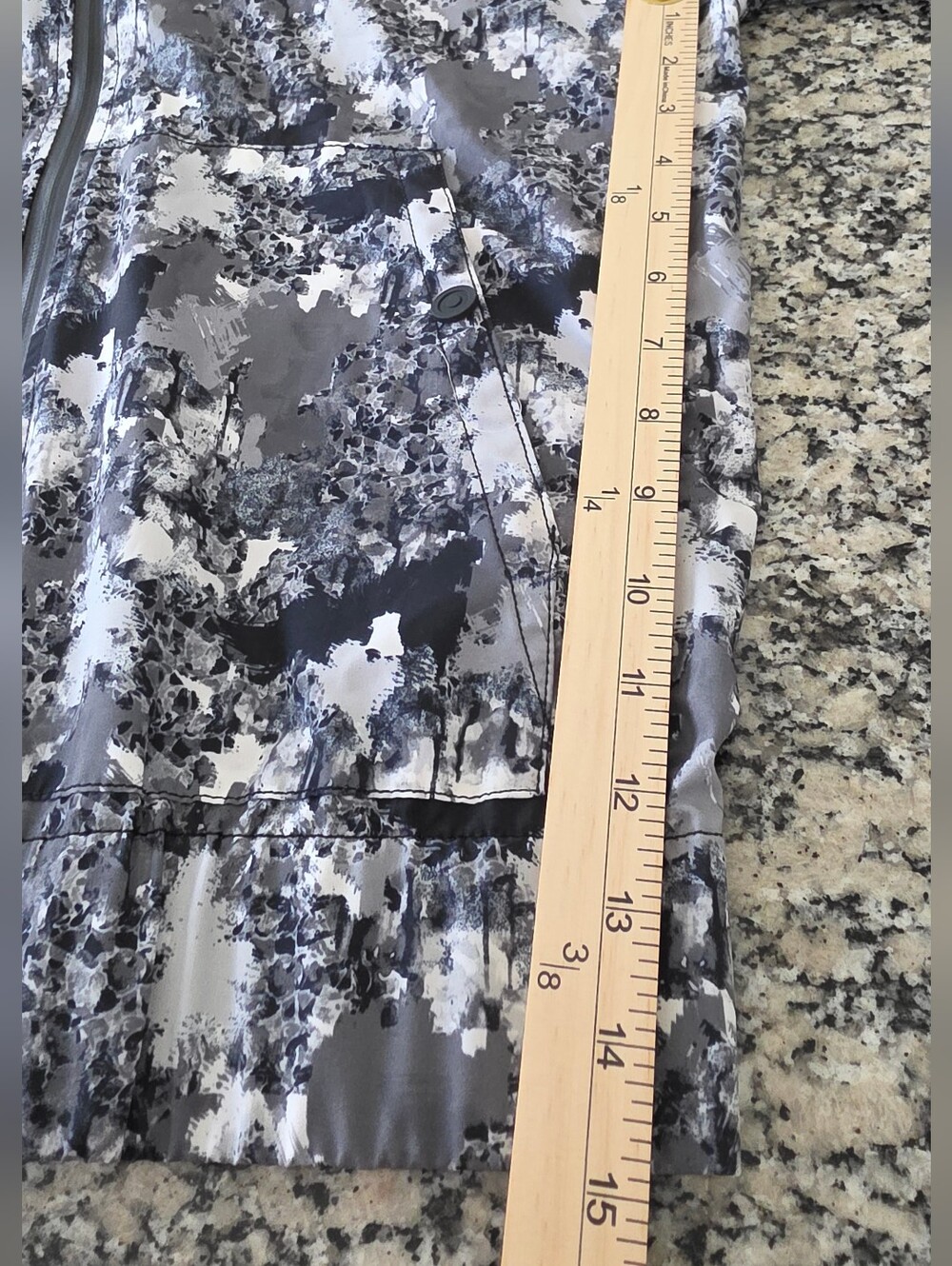 Hunter Hooded Lightweight  Jacket Windbreaker Gray Camo Print Women's Medium - Picture 11 of 11